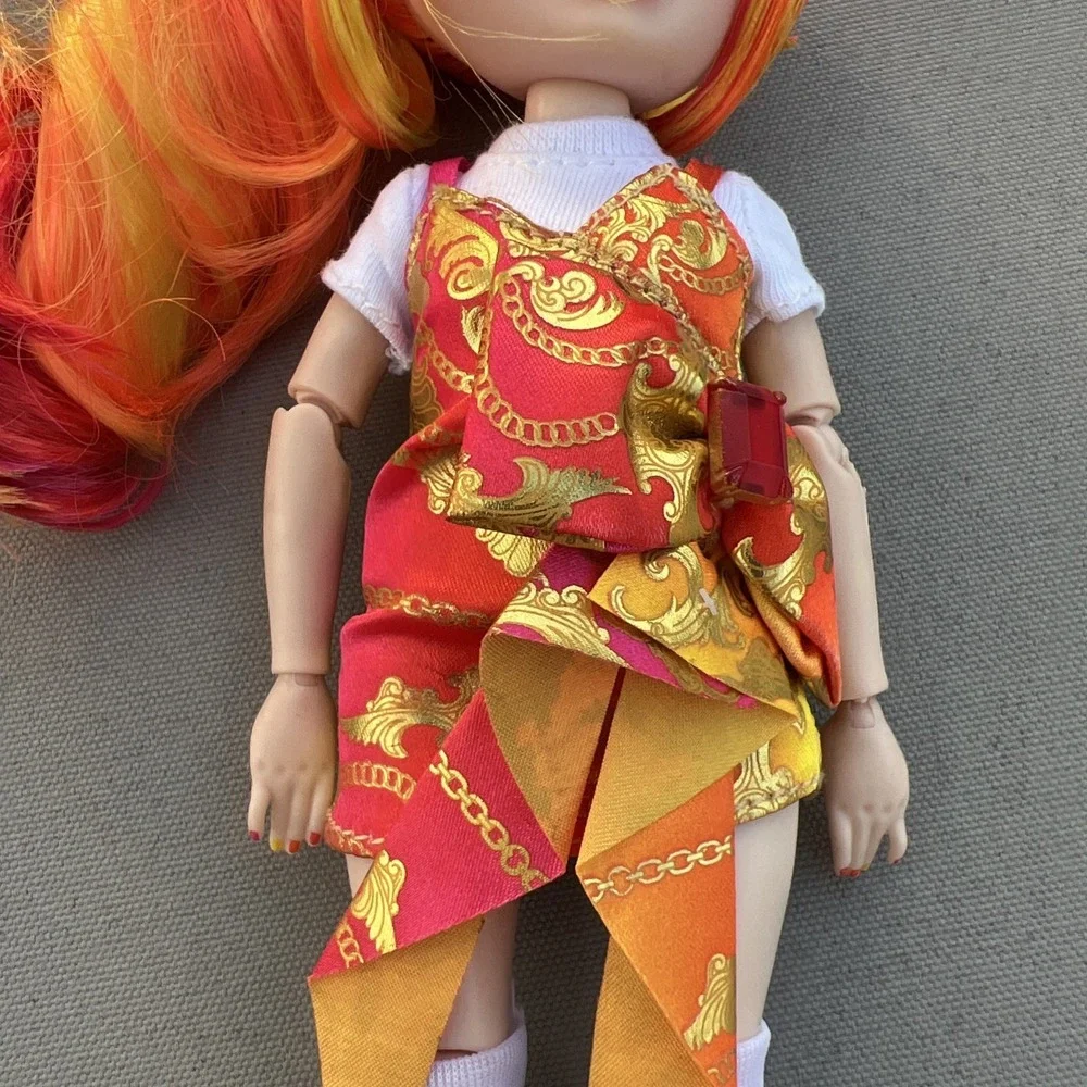 Rainbow Junior High Special Edition Laurel De'Vious 9in Fashion Doll MGA‎